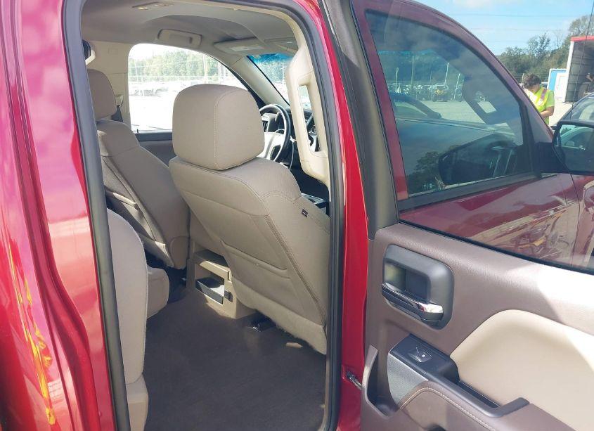 Photo 8 of 2018 Chevrolet Silverado 1500 2LT (VIN 1GCVKREC9JZ339800)