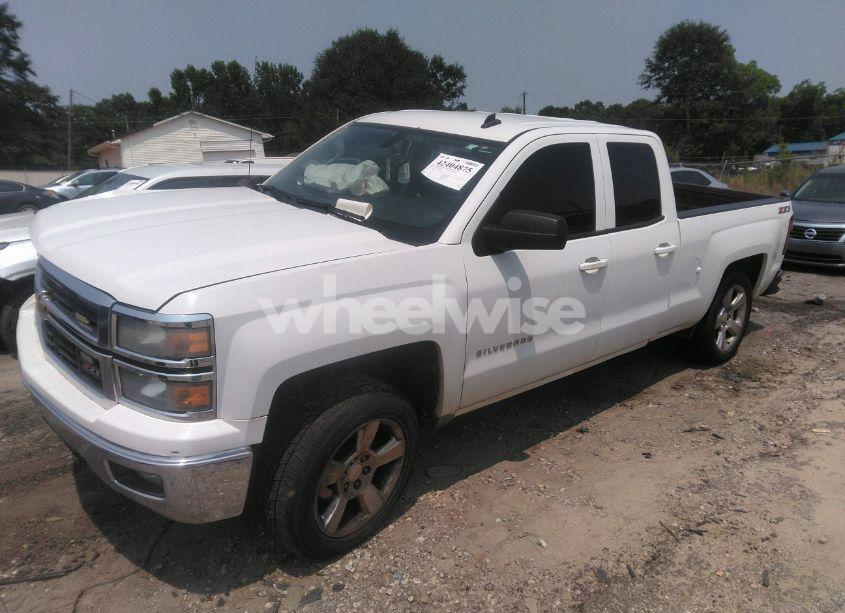 Photo 2 of 2014 Chevrolet Silverado 1500 2LT (VIN 1GCVKRECXEZ101914)