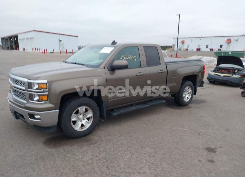 Photo 2 of 2015 Chevrolet Silverado 1500 1LT (VIN 1GCVKRECXFZ160530)