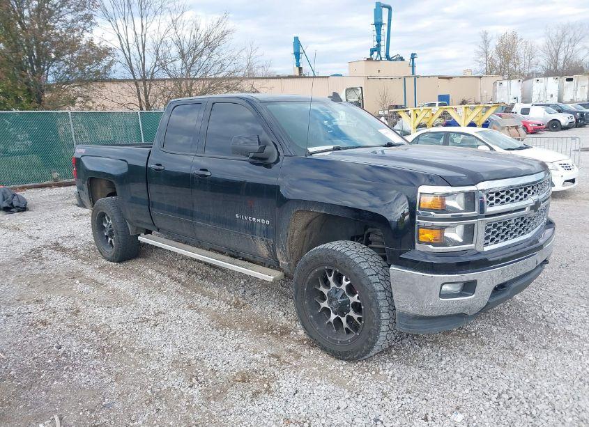 2015 Chevrolet Silverado 1500 1LT (VIN 1GCVKRECXFZ299685) main photo