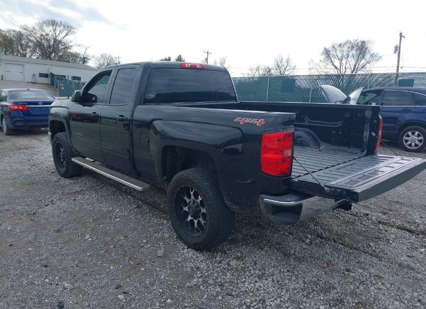 Photo 3 of 2015 Chevrolet Silverado 1500 1LT (VIN 1GCVKRECXFZ299685)