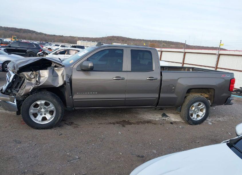 Photo 15 of 2015 Chevrolet Silverado 1500 2LT (VIN 1GCVKRECXFZ300690)