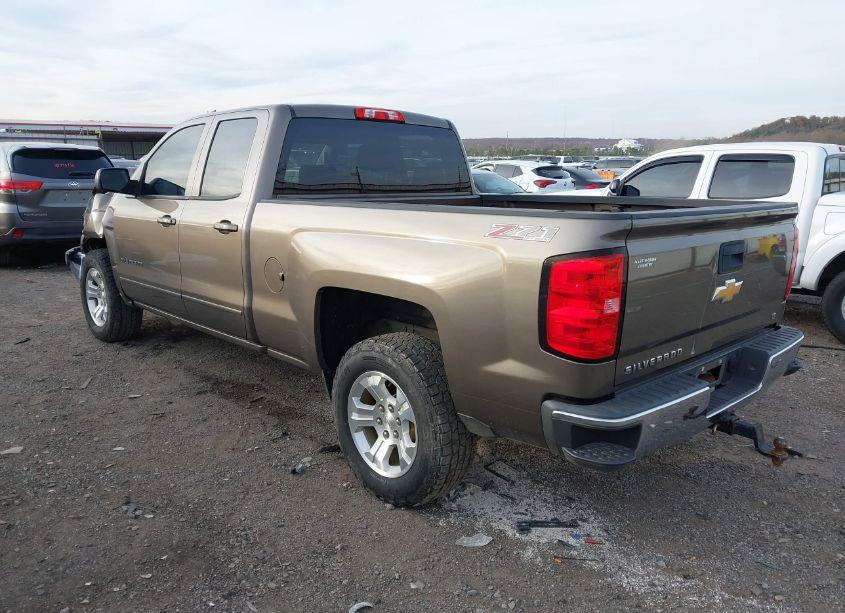 Photo 3 of 2015 Chevrolet Silverado 1500 2LT (VIN 1GCVKRECXFZ300690)