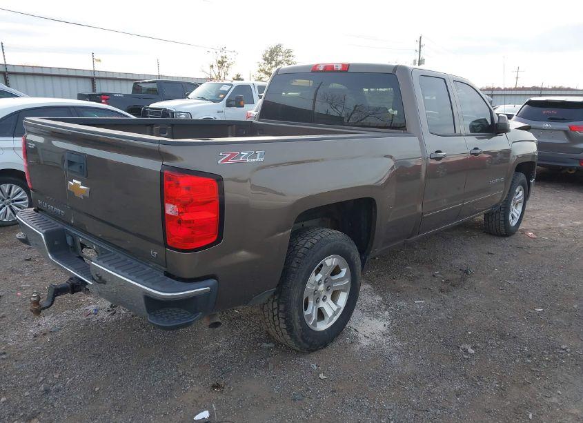 Photo 4 of 2015 Chevrolet Silverado 1500 2LT (VIN 1GCVKRECXFZ300690)
