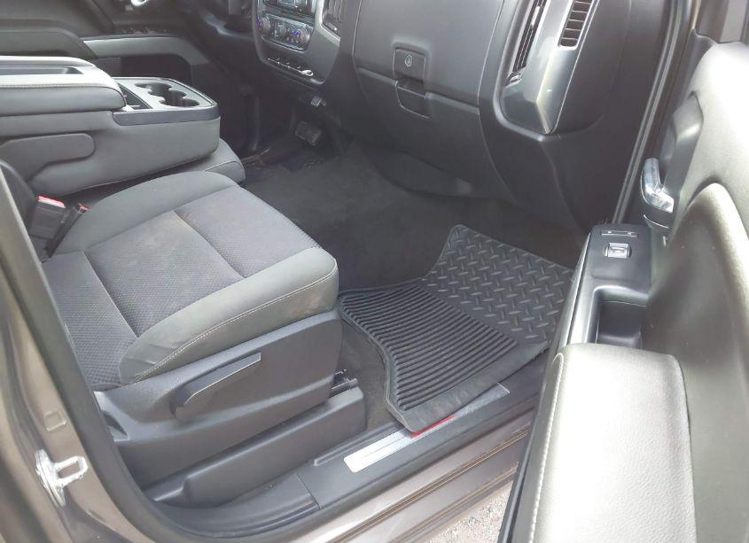 Photo 5 of 2015 Chevrolet Silverado 1500 2LT (VIN 1GCVKRECXFZ300690)