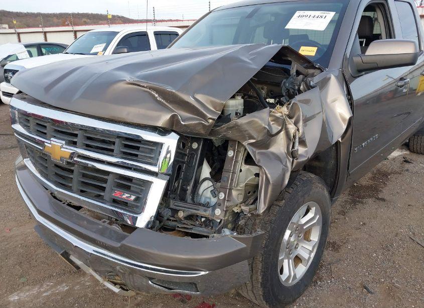 Photo 6 of 2015 Chevrolet Silverado 1500 2LT (VIN 1GCVKRECXFZ300690)