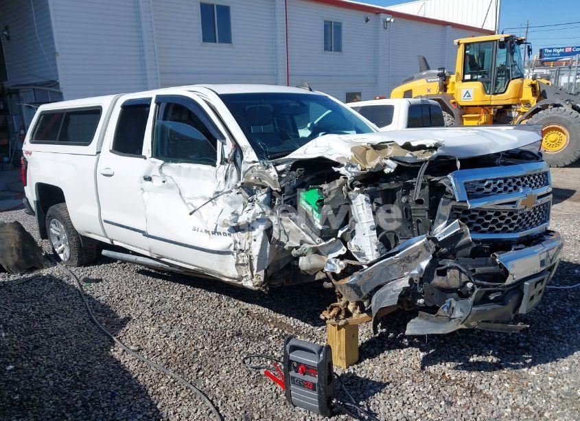 2015 Chevrolet Silverado 1500 1LT (VIN 1GCVKRECXFZ357049) main photo
