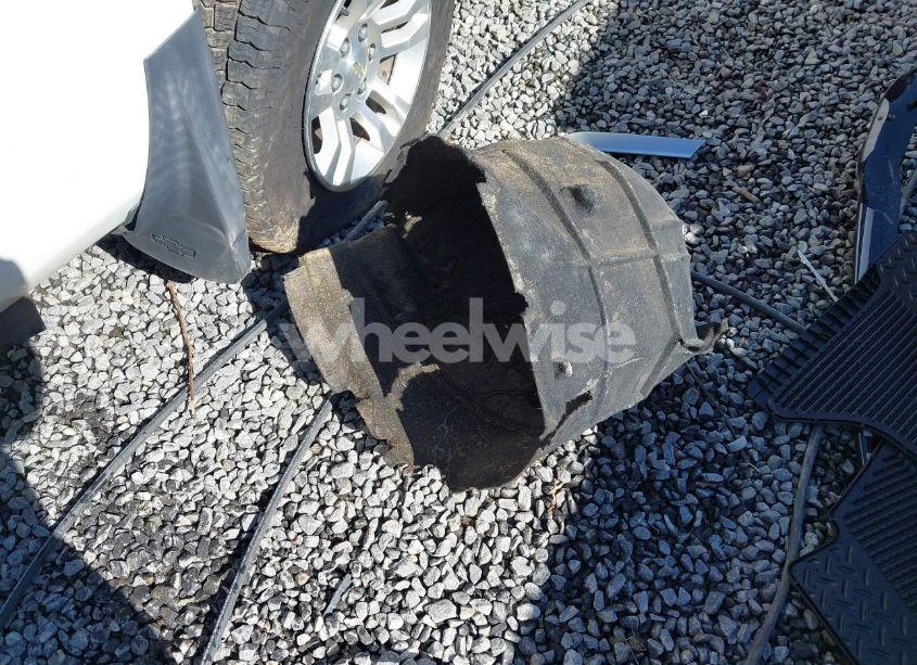 Photo 12 of 2015 Chevrolet Silverado 1500 1LT (VIN 1GCVKRECXFZ357049)