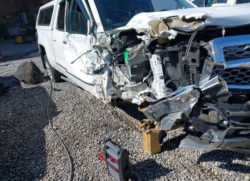 Photo 6 of 2015 Chevrolet Silverado 1500 1LT (VIN 1GCVKRECXFZ357049)