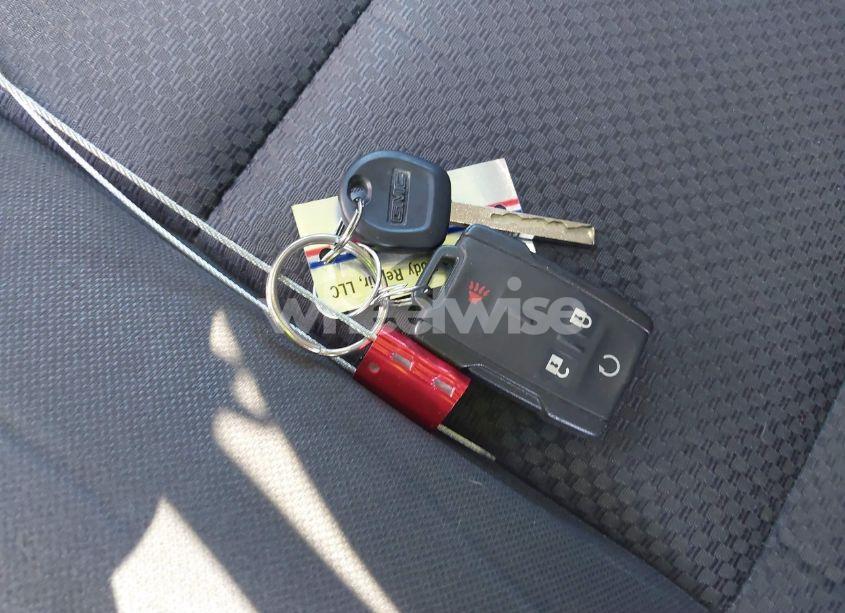 Photo 11 of 2015 Chevrolet Silverado 1500 2LT (VIN 1GCVKRECXFZ396093)