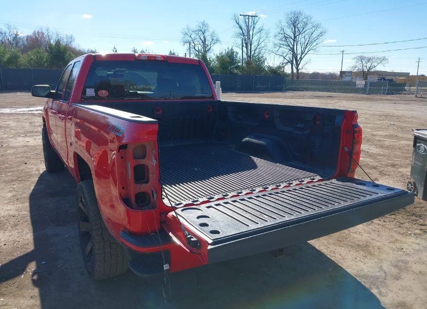 Photo 3 of 2016 Chevrolet Silverado 1500 2LT (VIN 1GCVKRECXGZ256966)