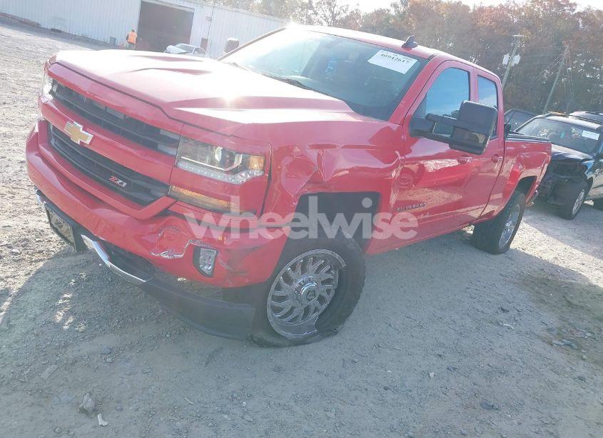Photo 2 of 2016 Chevrolet Silverado 1500 2LT (VIN 1GCVKRECXGZ357893)