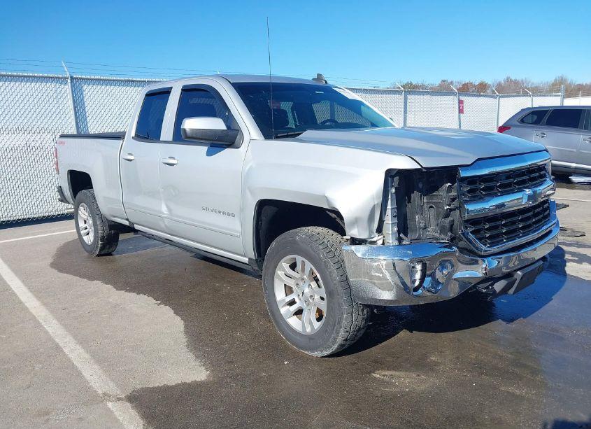 2017 Chevrolet Silverado 1500 1LT (VIN 1GCVKRECXHZ201712) main photo