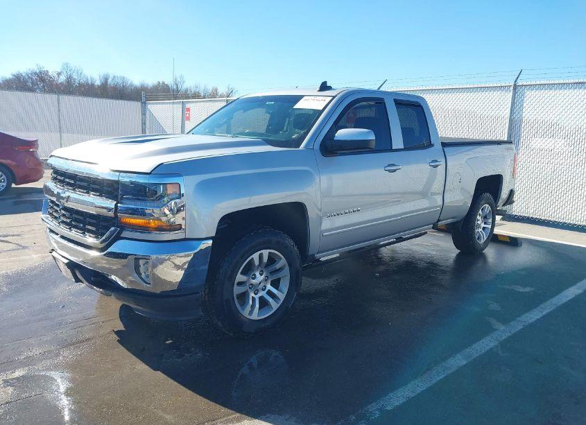 Photo 2 of 2017 Chevrolet Silverado 1500 1LT (VIN 1GCVKRECXHZ201712)