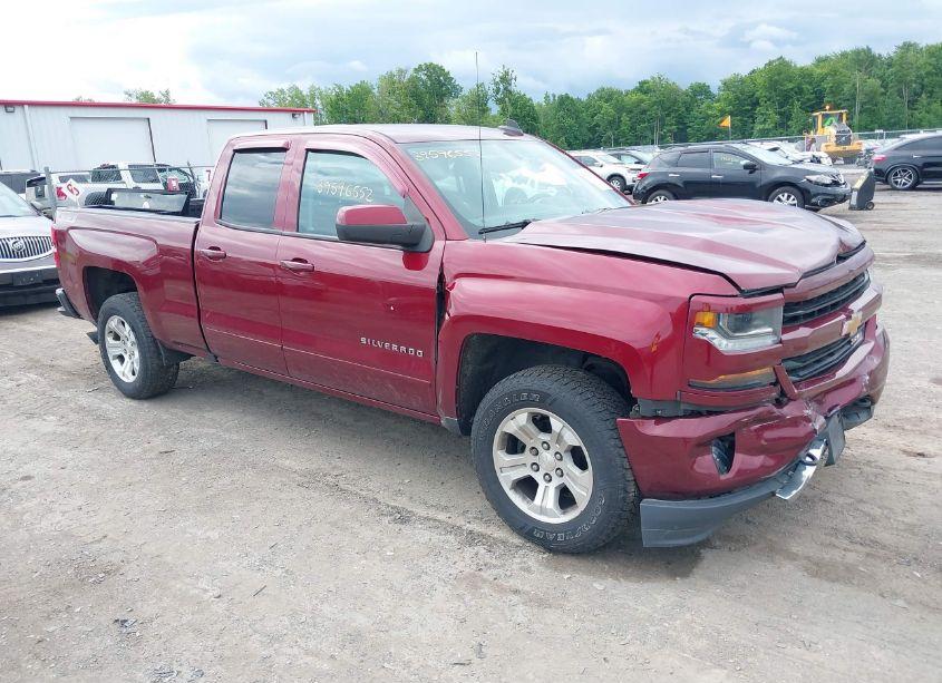 2017 Chevrolet Silverado 1500 2LT (VIN 1GCVKRECXHZ232815) main photo