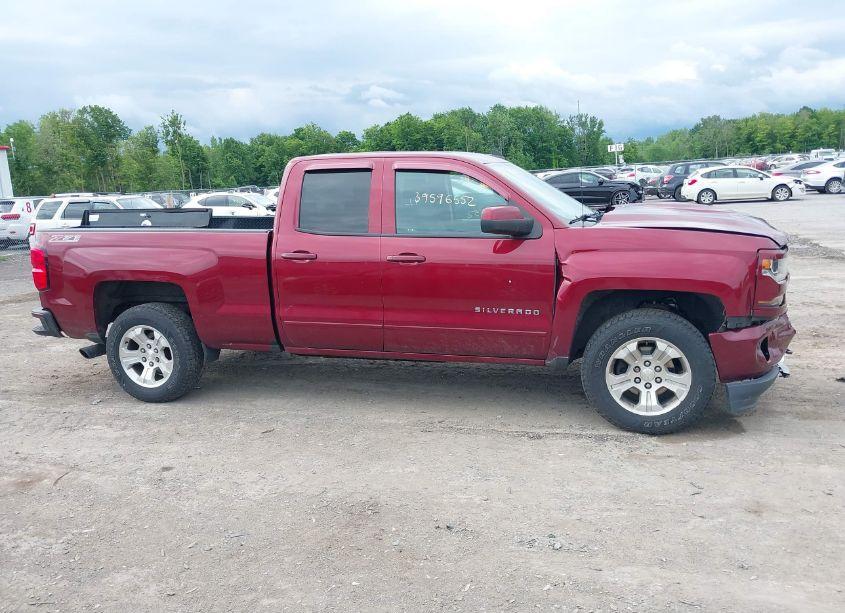 Photo 13 of 2017 Chevrolet Silverado 1500 2LT (VIN 1GCVKRECXHZ232815)