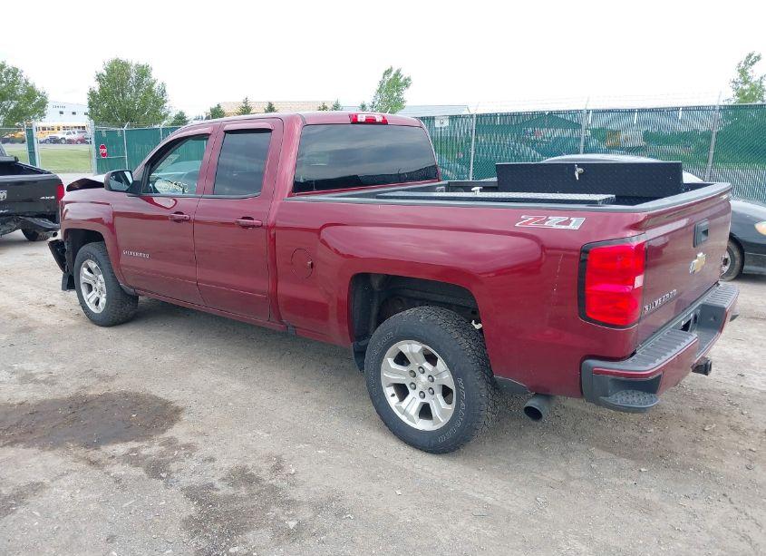 Photo 3 of 2017 Chevrolet Silverado 1500 2LT (VIN 1GCVKRECXHZ232815)