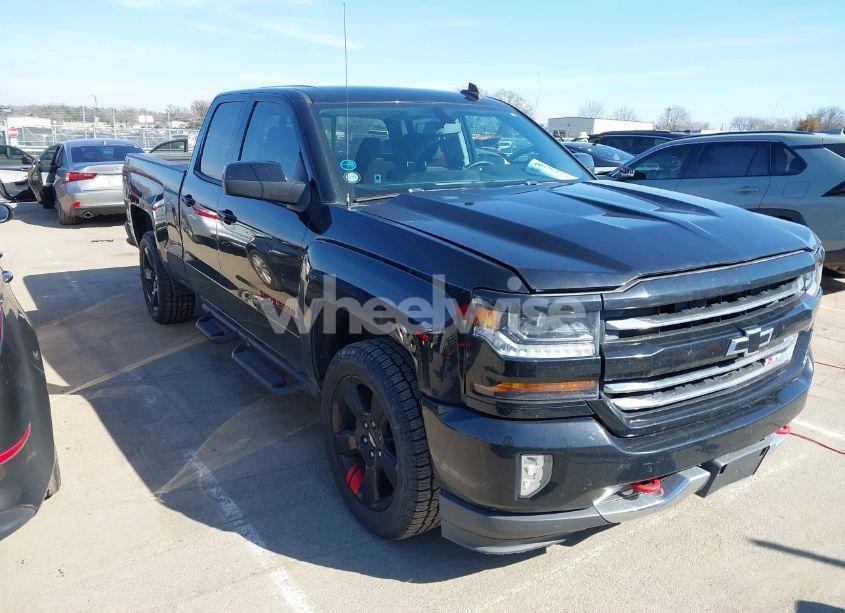2017 Chevrolet Silverado 1500 2LT (VIN 1GCVKRECXHZ254619) main photo