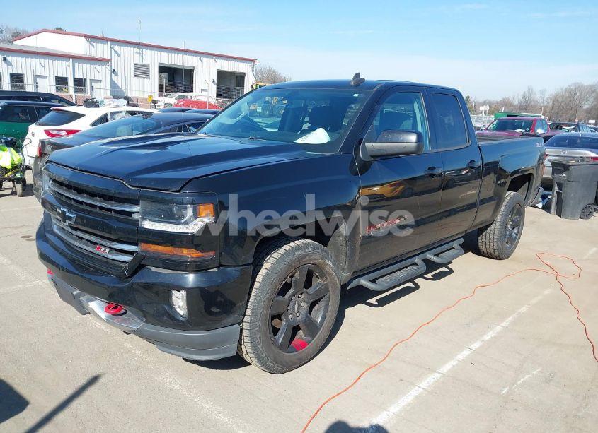 Photo 2 of 2017 Chevrolet Silverado 1500 2LT (VIN 1GCVKRECXHZ254619)