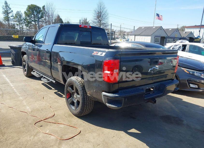 Photo 3 of 2017 Chevrolet Silverado 1500 2LT (VIN 1GCVKRECXHZ254619)