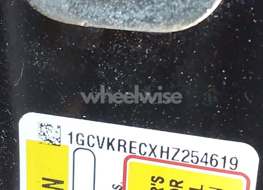 Photo 9 of 2017 Chevrolet Silverado 1500 2LT (VIN 1GCVKRECXHZ254619)