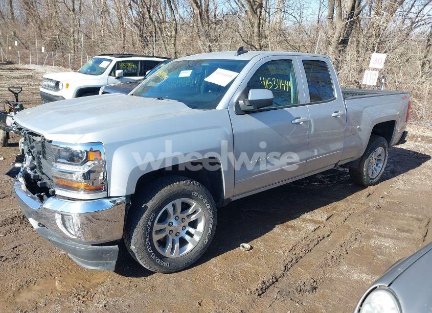 Photo 2 of 2017 Chevrolet Silverado 1500 1LT (VIN 1GCVKRECXHZ260193)
