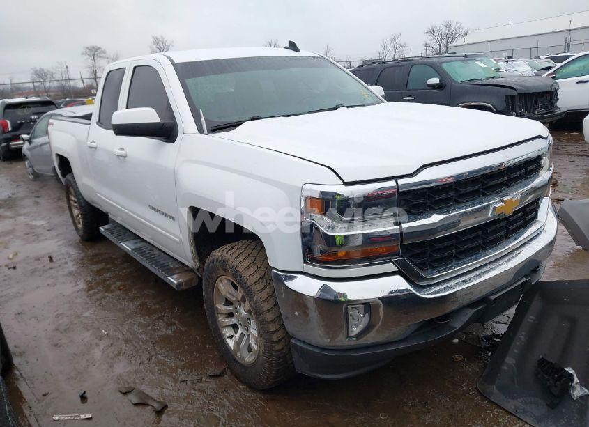 2017 Chevrolet Silverado 1500 1LT (VIN 1GCVKRECXHZ316827) main photo