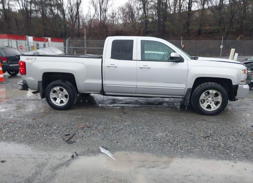 Photo 13 of 2017 Chevrolet Silverado 1500 2LT (VIN 1GCVKRECXHZ359662)