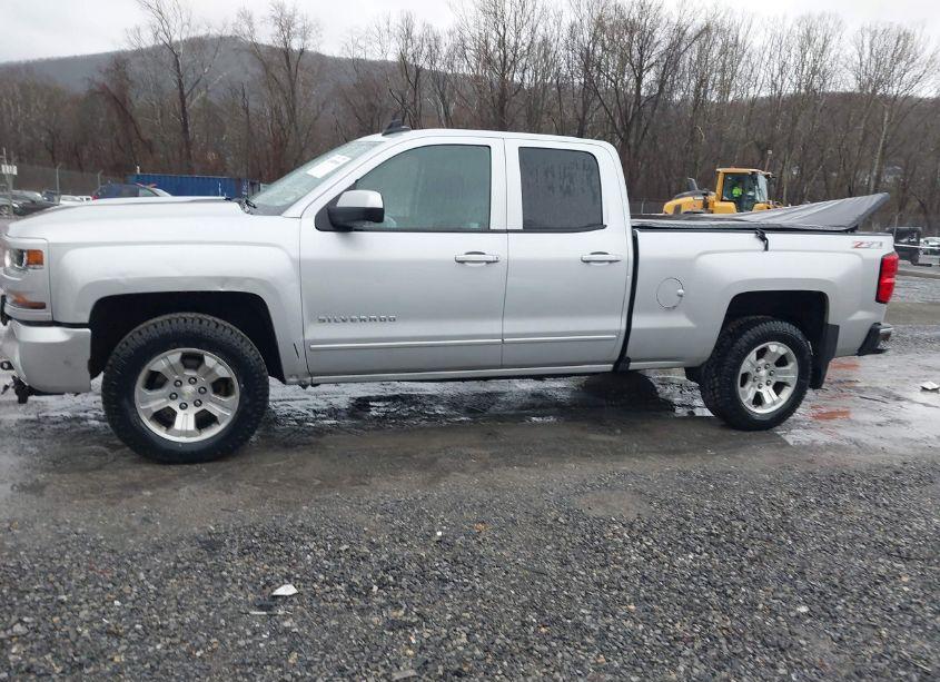 Photo 14 of 2017 Chevrolet Silverado 1500 2LT (VIN 1GCVKRECXHZ359662)