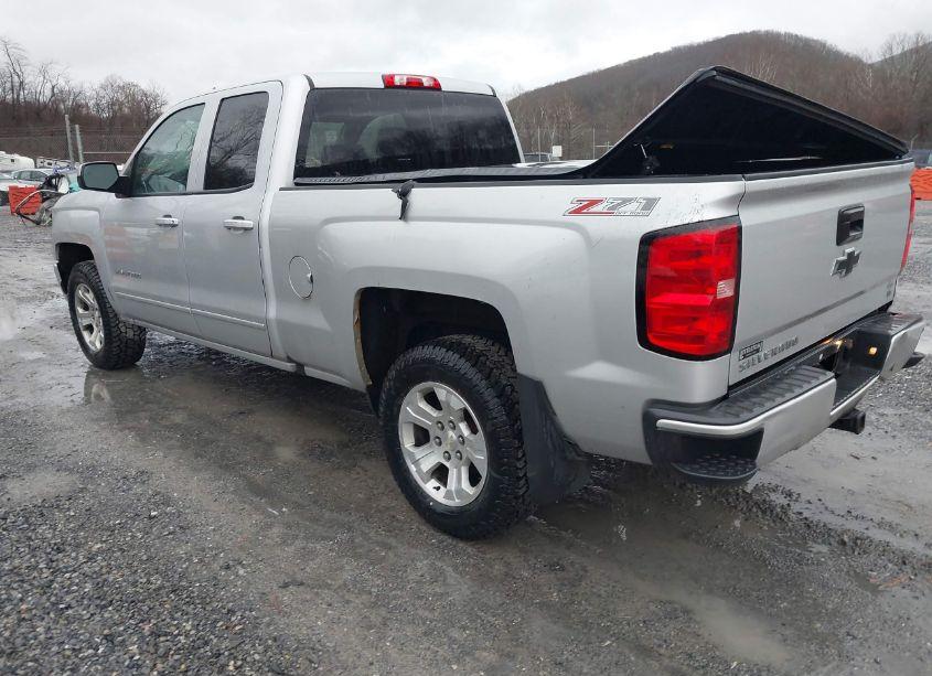 Photo 3 of 2017 Chevrolet Silverado 1500 2LT (VIN 1GCVKRECXHZ359662)