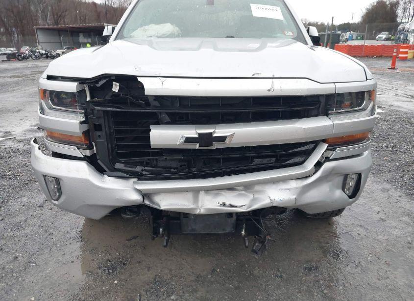 Photo 6 of 2017 Chevrolet Silverado 1500 2LT (VIN 1GCVKRECXHZ359662)