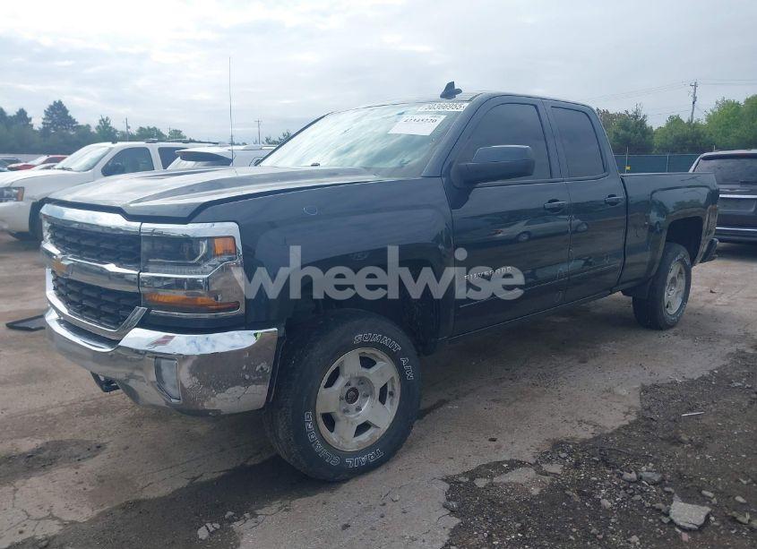 Photo 2 of 2017 Chevrolet Silverado 1500 1LT (VIN 1GCVKRECXHZ382794)