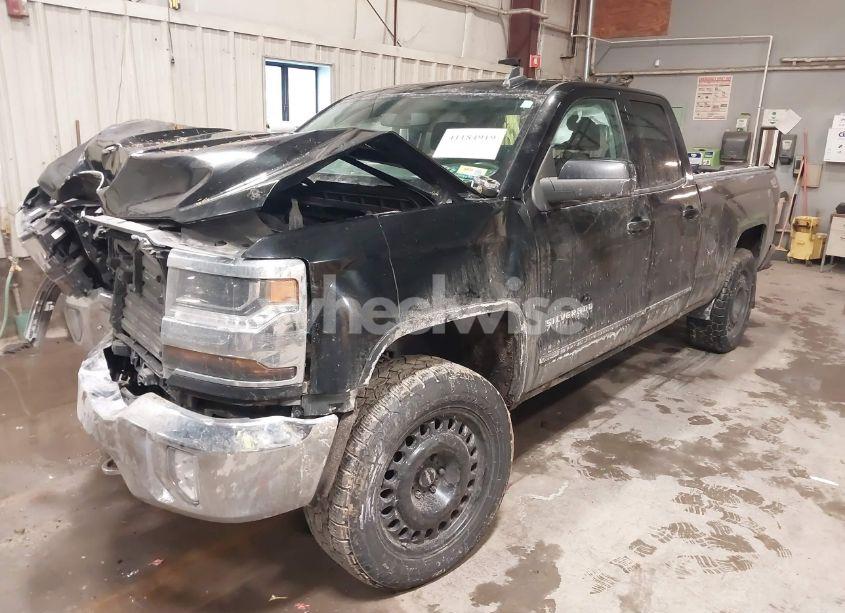 Photo 2 of 2017 Chevrolet Silverado 1500 1LT (VIN 1GCVKRECXHZ394931)