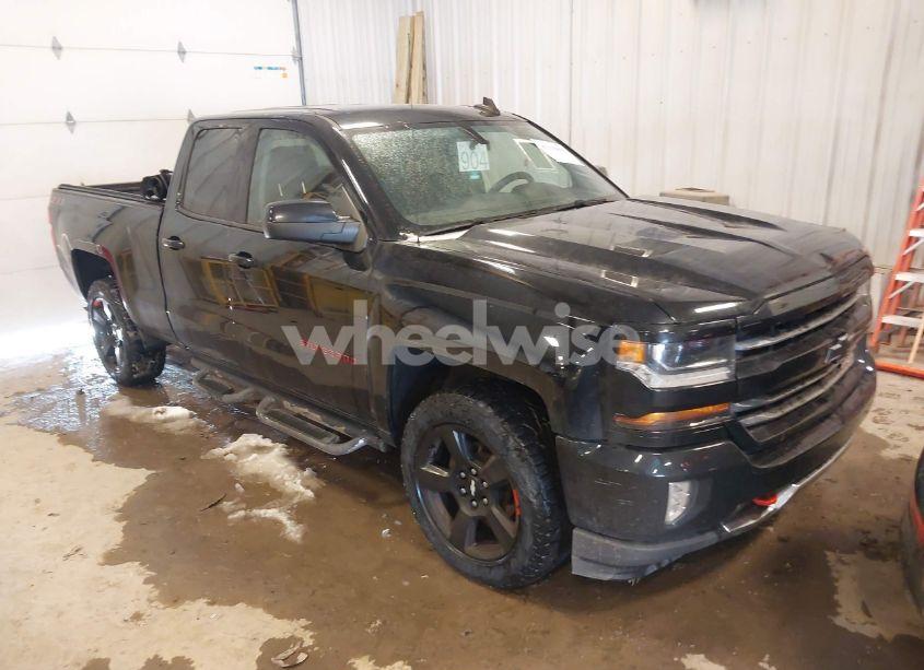 2018 Chevrolet Silverado 1500 2LT (VIN 1GCVKRECXJZ107240) main photo
