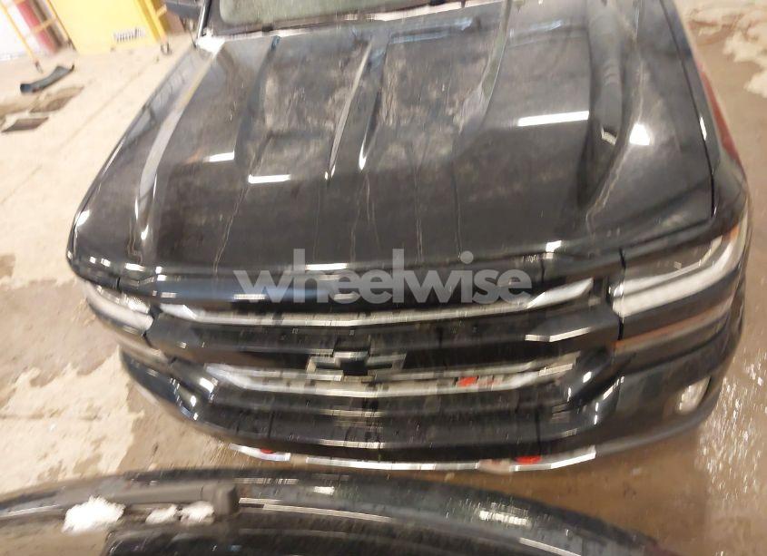 Photo 12 of 2018 Chevrolet Silverado 1500 2LT (VIN 1GCVKRECXJZ107240)