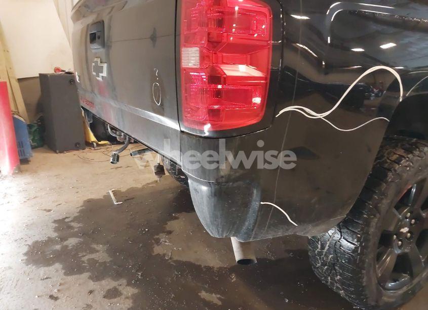 Photo 6 of 2018 Chevrolet Silverado 1500 2LT (VIN 1GCVKRECXJZ107240)