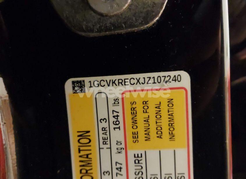 Photo 9 of 2018 Chevrolet Silverado 1500 2LT (VIN 1GCVKRECXJZ107240)