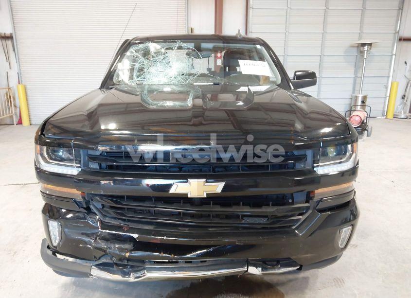 Photo 12 of 2018 Chevrolet Silverado 1500 2LT (VIN 1GCVKRECXJZ110963)