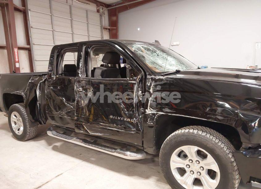 Photo 21 of 2018 Chevrolet Silverado 1500 2LT (VIN 1GCVKRECXJZ110963)