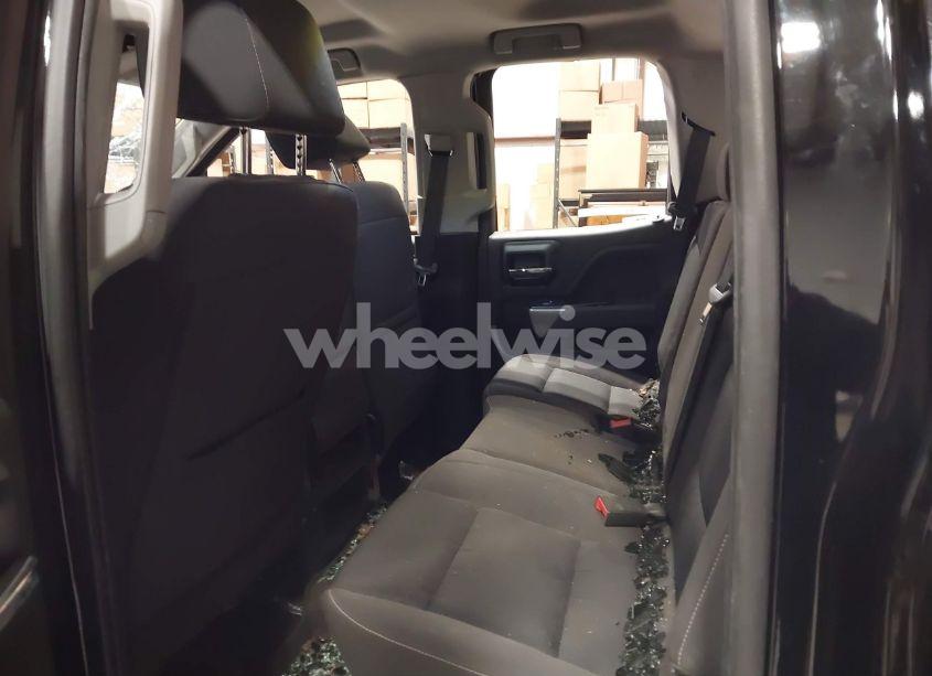 Photo 8 of 2018 Chevrolet Silverado 1500 2LT (VIN 1GCVKRECXJZ110963)