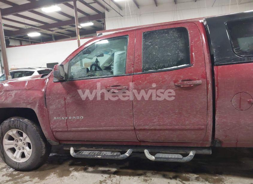 Photo 15 of 2018 Chevrolet Silverado 1500 2LT (VIN 1GCVKRECXJZ177420)