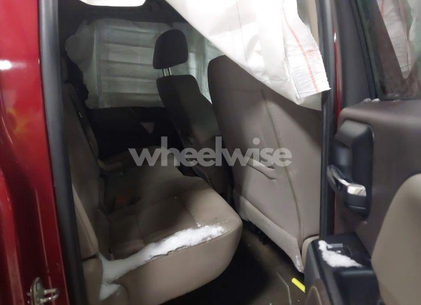 Photo 8 of 2018 Chevrolet Silverado 1500 2LT (VIN 1GCVKRECXJZ177420)