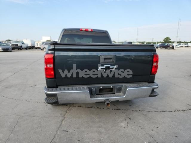 Photo 2 of 2018 CHEVROLET SILVERADO K1500 LT N/A (VIN 1GCVKRECXJZ182827)