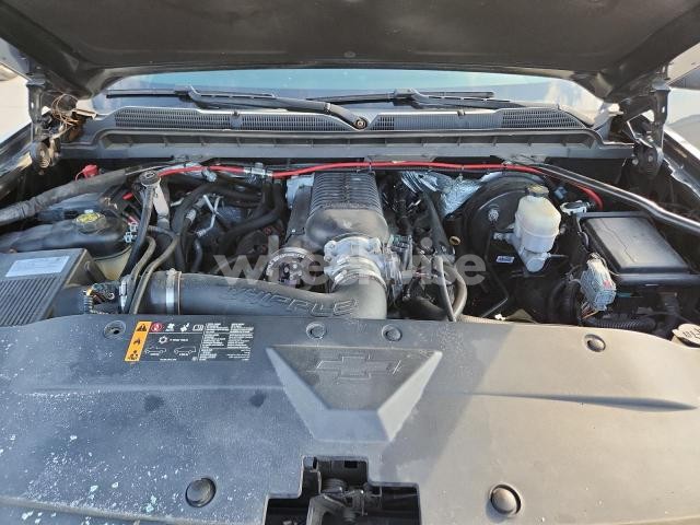 Photo 5 of 2018 CHEVROLET SILVERADO K1500 LT N/A (VIN 1GCVKRECXJZ182827)