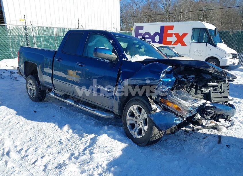 2018 Chevrolet Silverado 1500 2LT (VIN 1GCVKRECXJZ202283) main photo