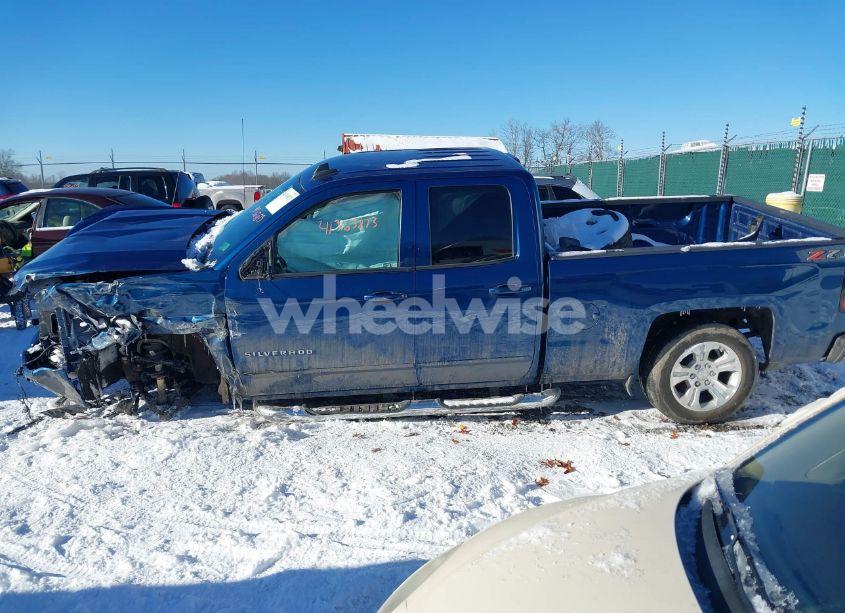 Photo 14 of 2018 Chevrolet Silverado 1500 2LT (VIN 1GCVKRECXJZ202283)