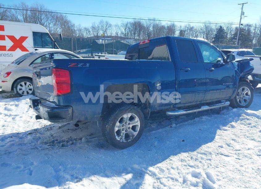 Photo 4 of 2018 Chevrolet Silverado 1500 2LT (VIN 1GCVKRECXJZ202283)