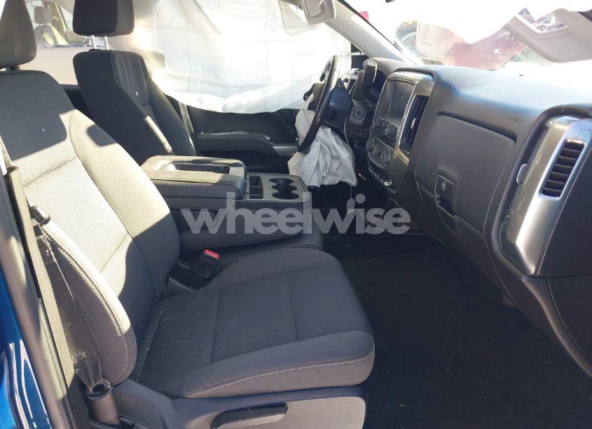 Photo 5 of 2018 Chevrolet Silverado 1500 2LT (VIN 1GCVKRECXJZ202283)