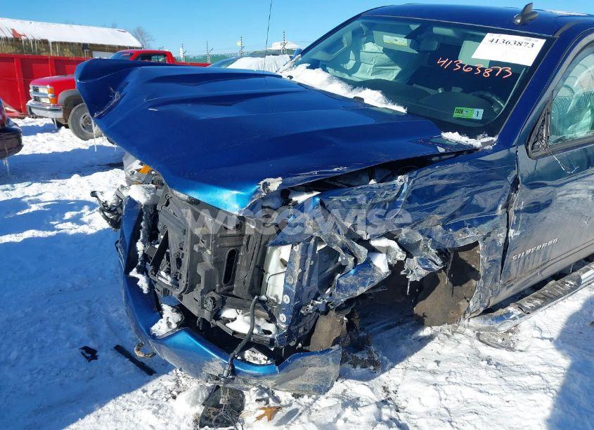 Photo 6 of 2018 Chevrolet Silverado 1500 2LT (VIN 1GCVKRECXJZ202283)