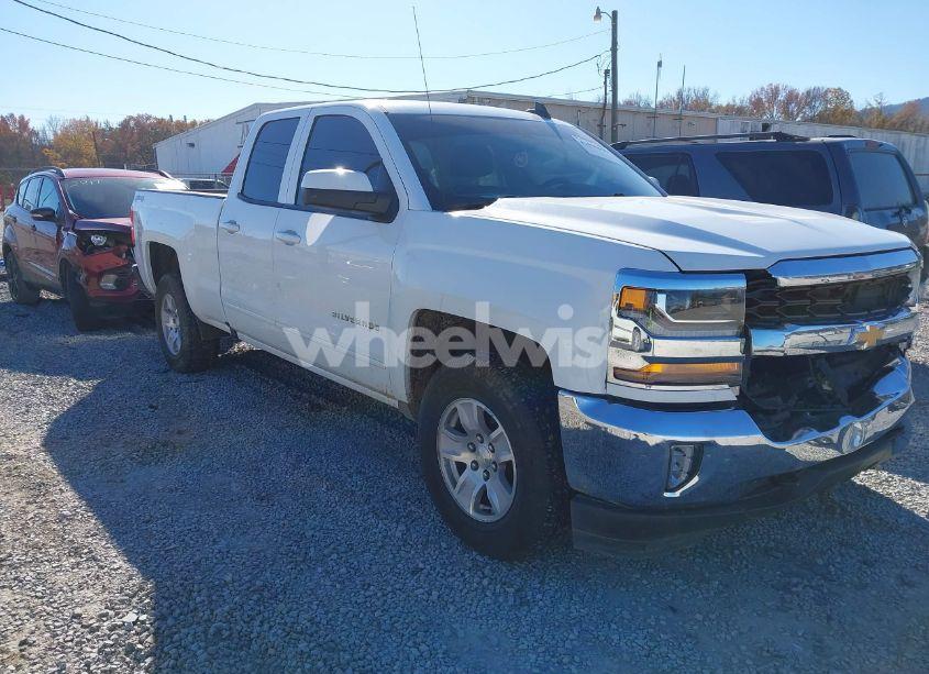 2018 Chevrolet Silverado 1500 1LT (VIN 1GCVKRECXJZ219813) main photo